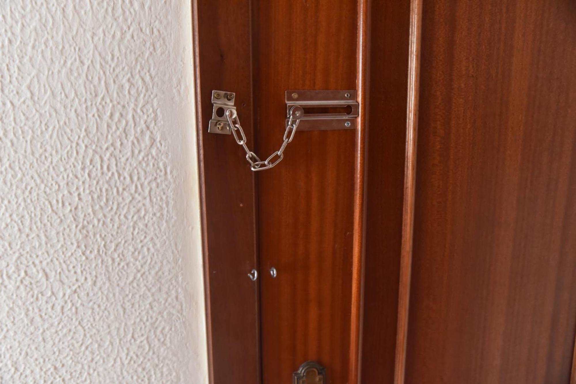 Grosses Modernes Zimmer "Silber" Fuer 2 Personen Und Katzenliebhaber Valência Exterior foto