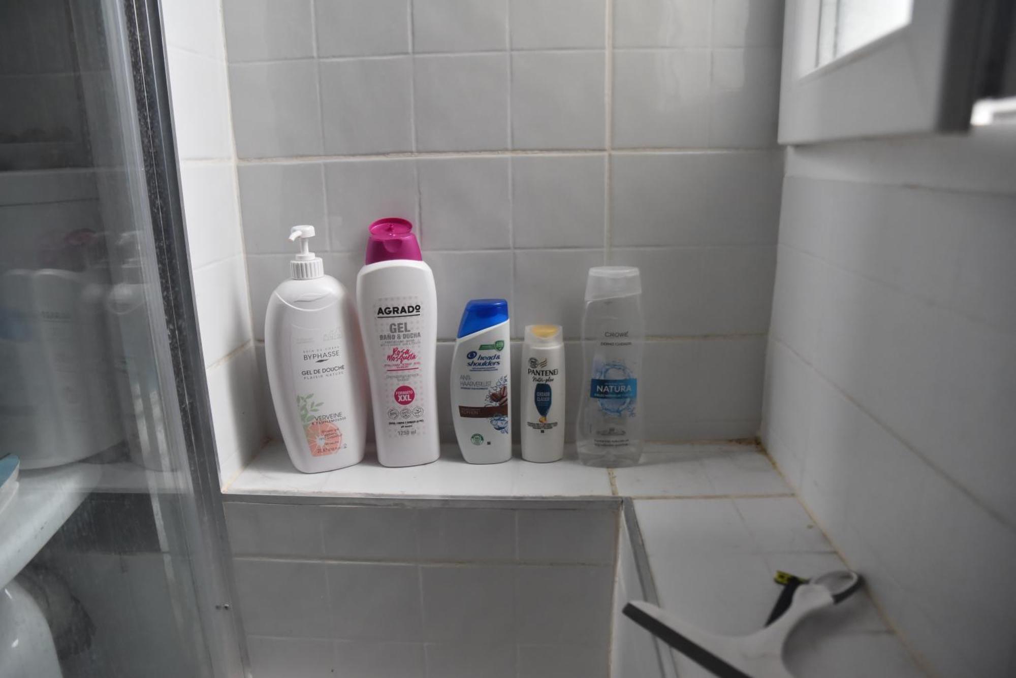Grosses Modernes Zimmer "Silber" Fuer 2 Personen Und Katzenliebhaber Valência Exterior foto