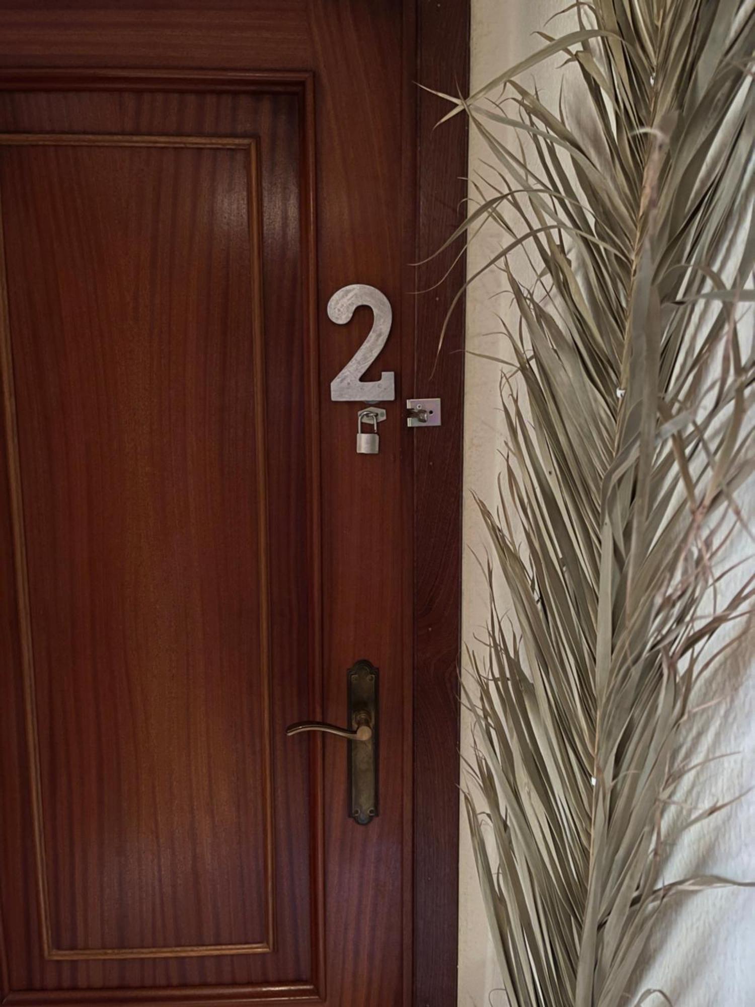 Grosses Modernes Zimmer "Silber" Fuer 2 Personen Und Katzenliebhaber Valência Exterior foto